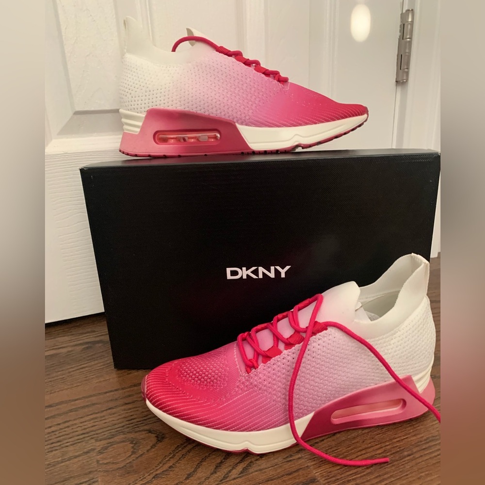 DKNY Ashly lace up wedge casual sneaker